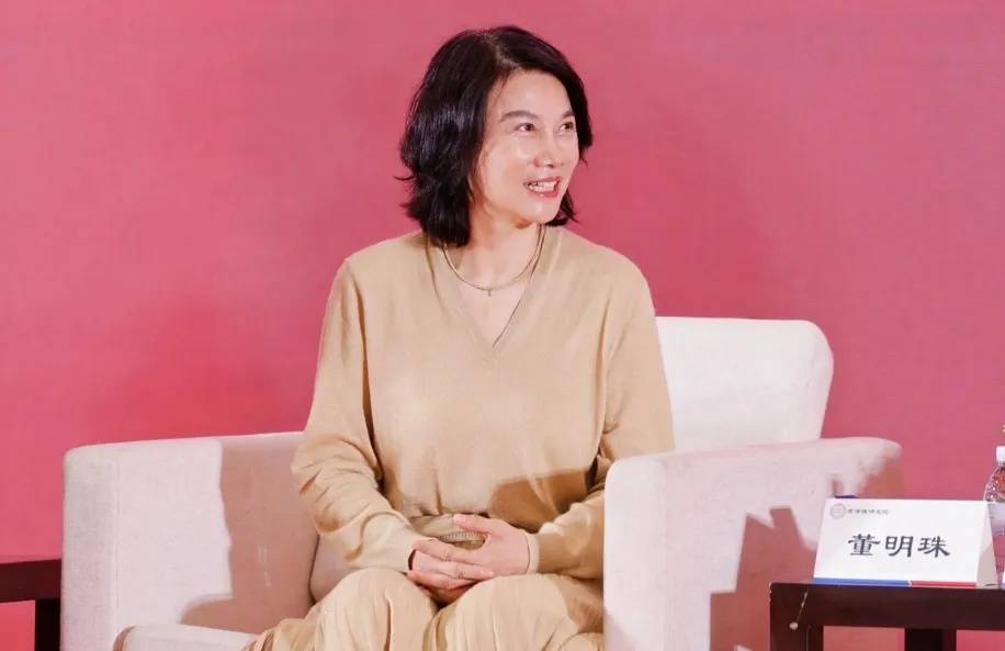 孟羽童回到格力吃小火锅，称会不自觉模仿董明珠：她给很多职场女性力量和指引