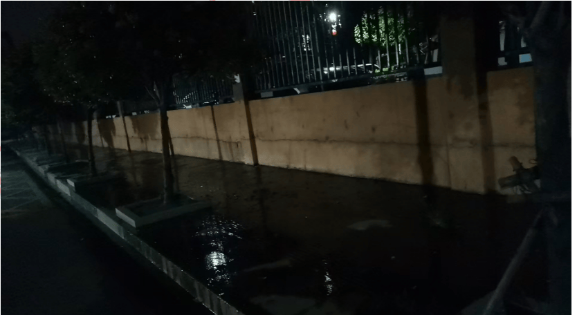 江西丰城一小区物业突然撤离，开发商：部分业主想免费停地下车库，拒交物业费