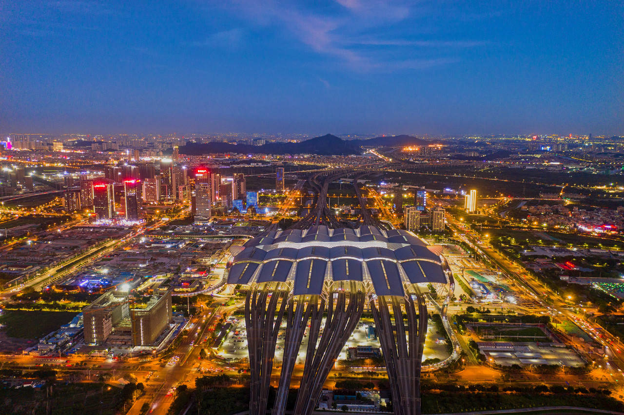 经济强市不断建新高铁站:至少“一城六站”,它们在下什么棋?