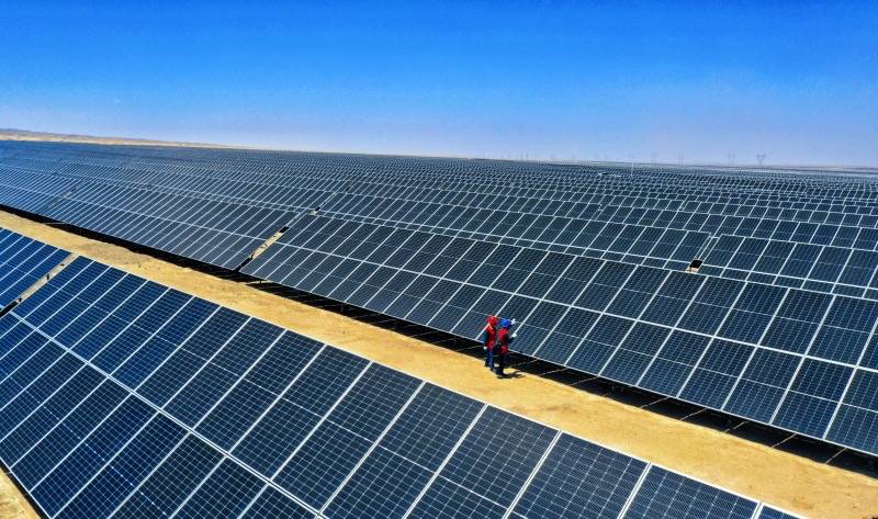 砥砺奋进七十载 天山南北谱华章 | 新疆“风光”点亮万家灯火