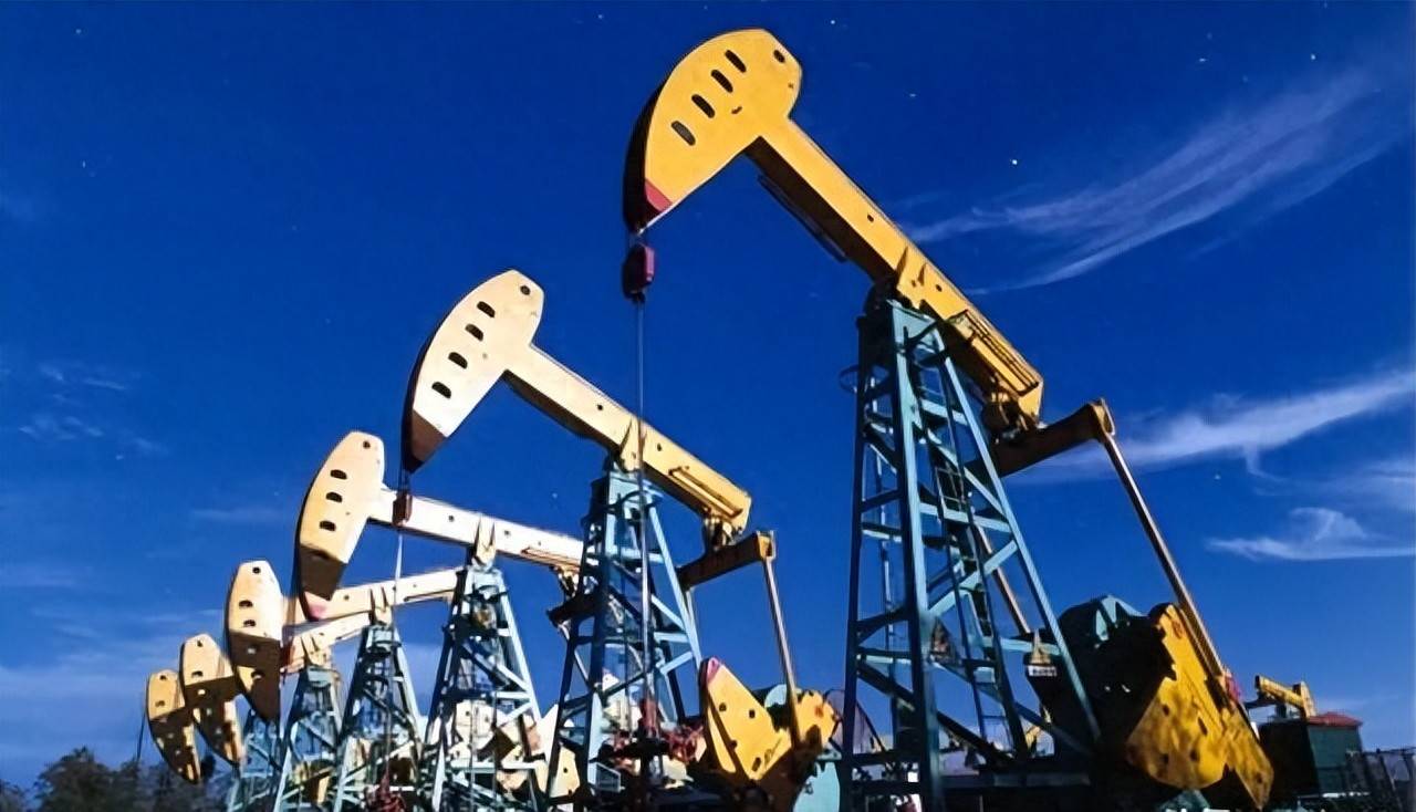 中国高价进口大量原油，却低价出口成品油，为何要赔本赚吆喝？