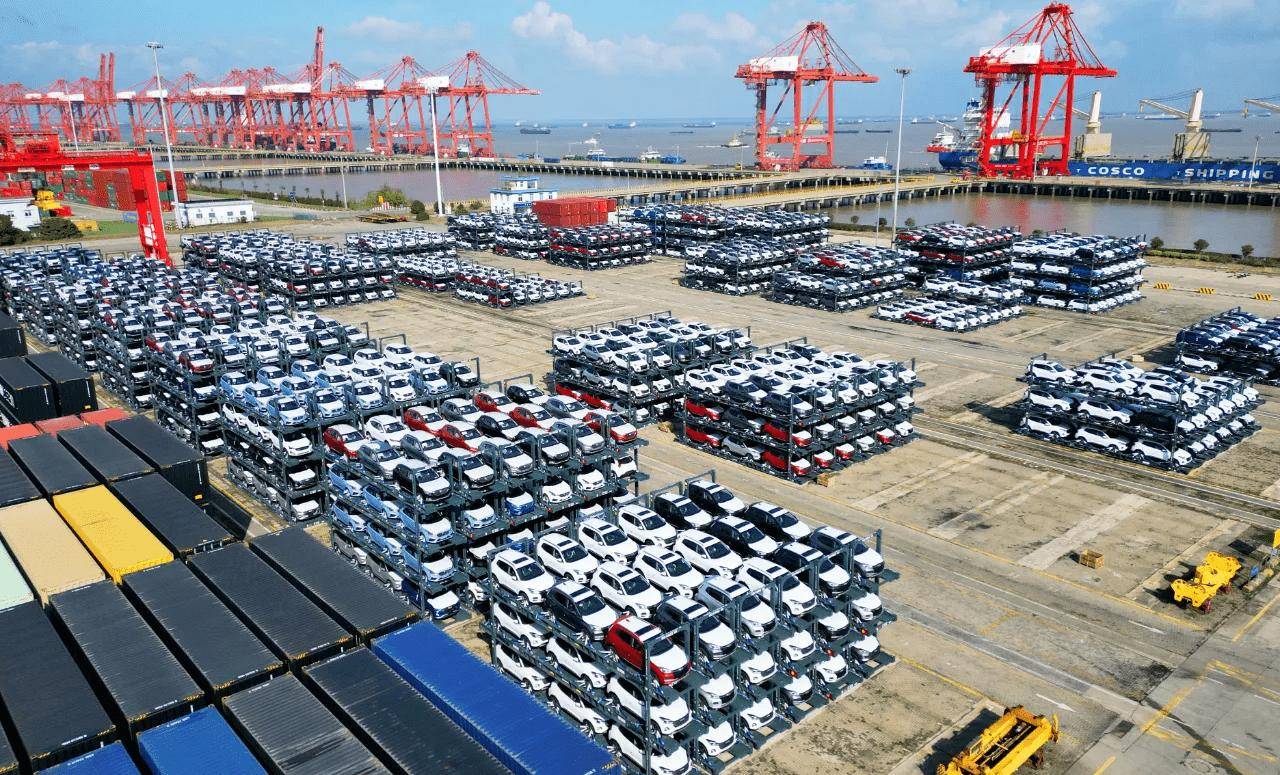 中国高价进口大量原油,却低价出口成品油,为何要赔本赚吆喝?